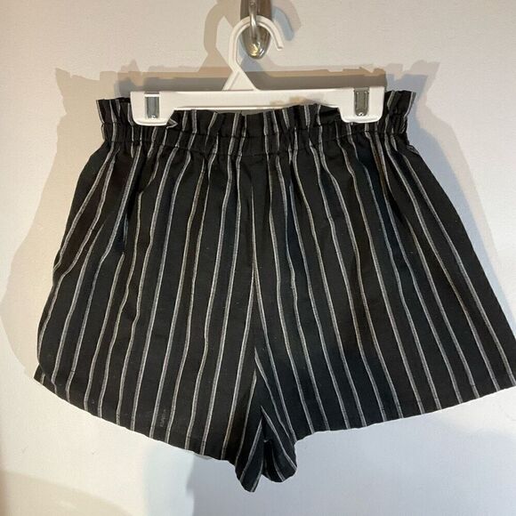 Two Piece Summer Outfit! Smocked Tank and Shorts. Black. Small - Picture 7 of 15